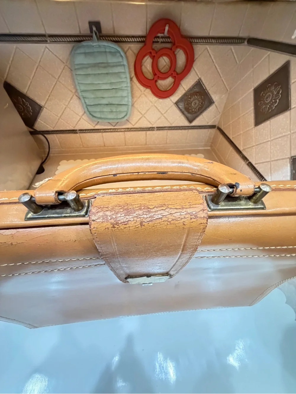Vintage Classic Tan Leather Briefcase - Men's Professional Bag